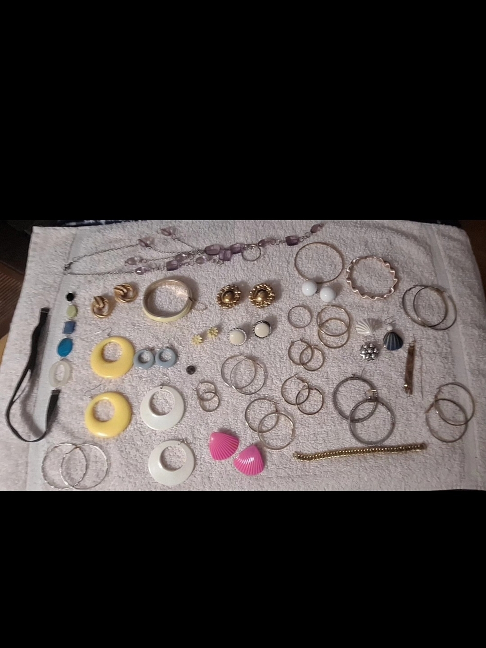 VINTAGE JUNK DRAWER JEWELRY Ear Ring LOT Wearable Repair Crafts 20+ Mixed